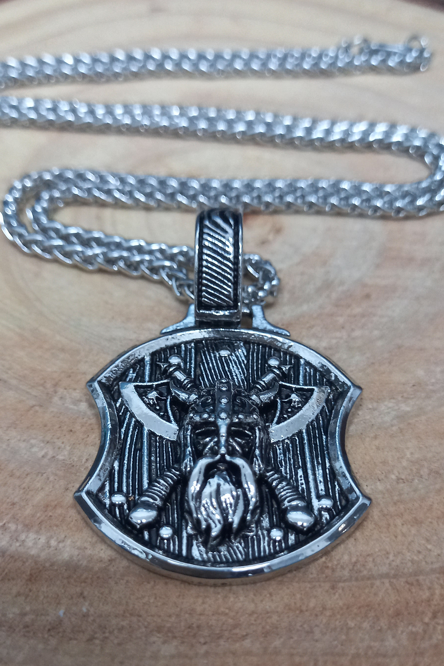 Colar "Escudo de Guerra" #2