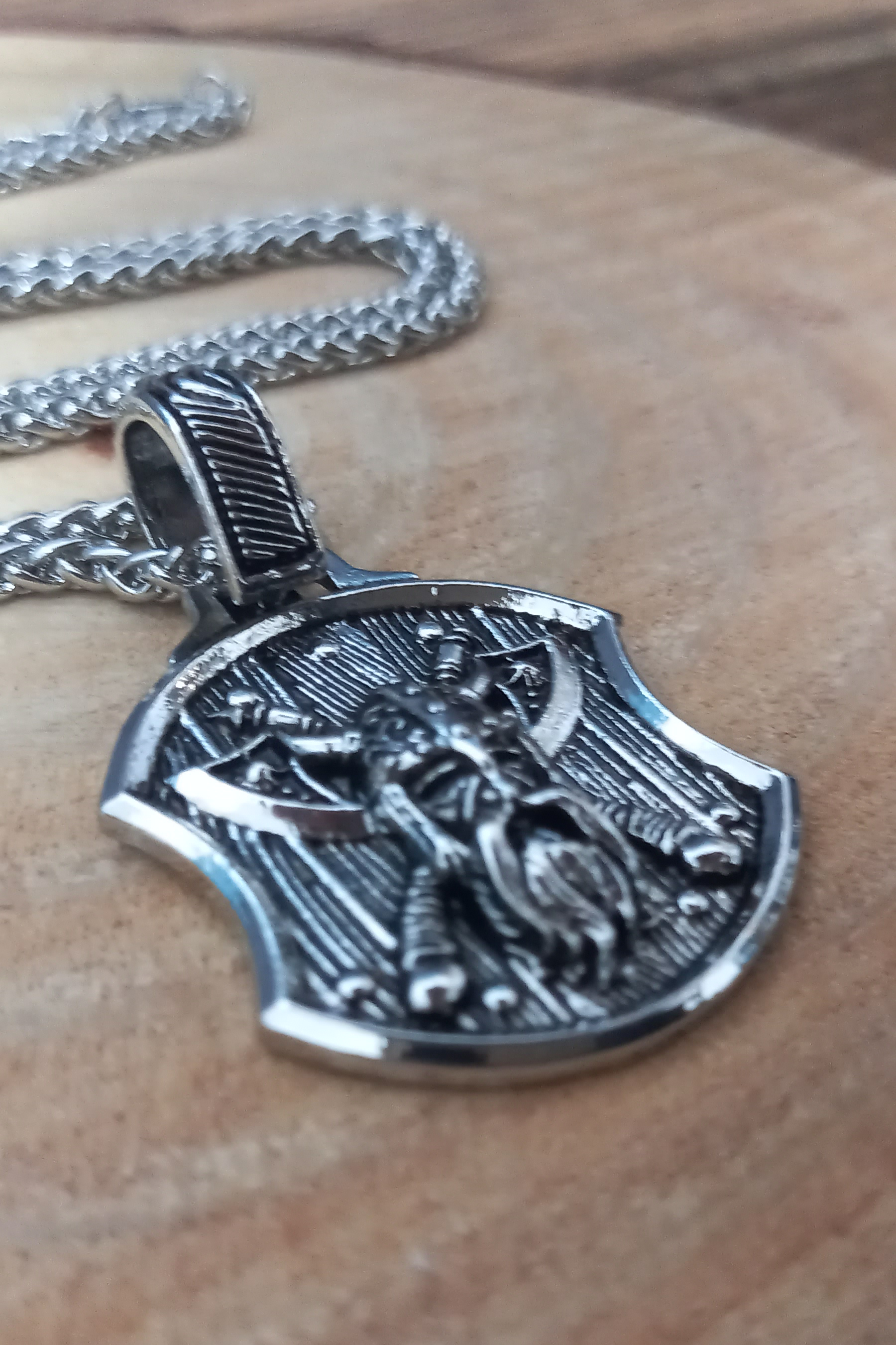 Colar "Escudo de Guerra" #3